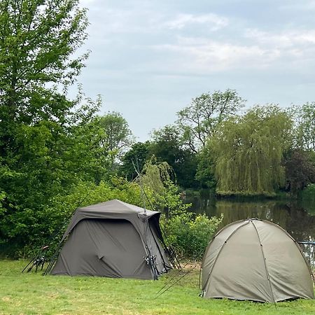 Amber Lodge Hickstead-C ヘイワーズ・ヒース エクステリア 写真